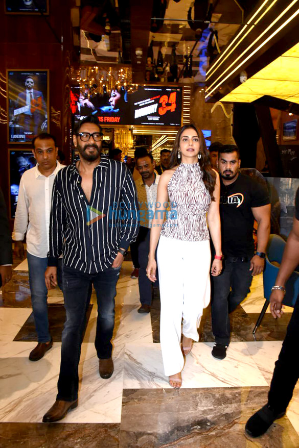 photos ajay devgn and rakul preet singh snapped promoting runway 34 6