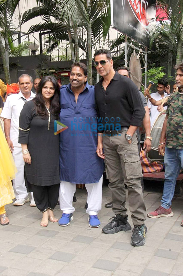photos akshay kumar and rohit shetty snapped at the inauguration of ganesh acharyas dance studio in andheri 5