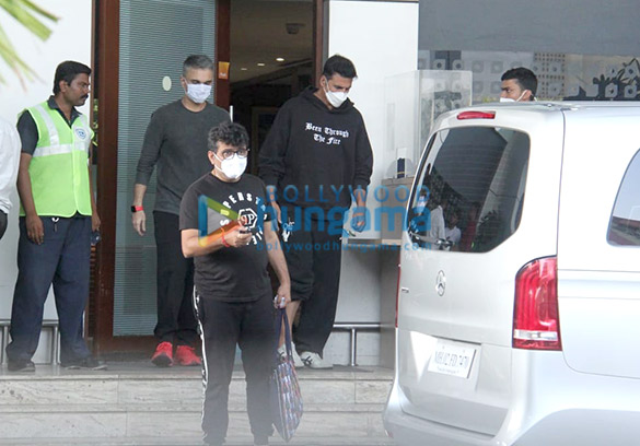 photos akshay kumar spotted at kalina airport 1