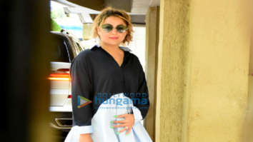 Photos: Amrita Arora snapped at Kareena Kapoor Khan’s residence in Bandra