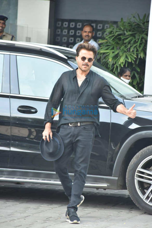 photos anil kapoor and sobhita dhulipala spotted at kalina airport 4