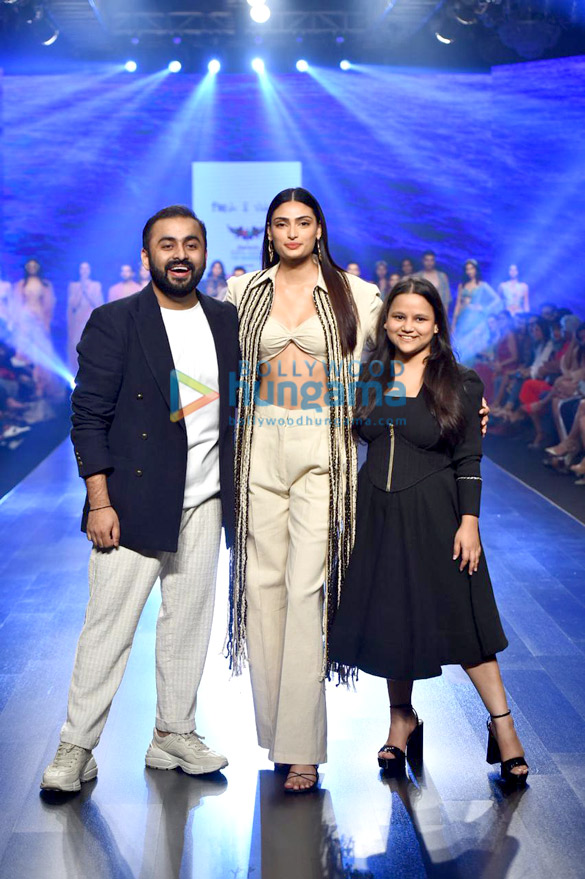 photos athiya shetty turns showstopper at bombay times fashion week 2022 4