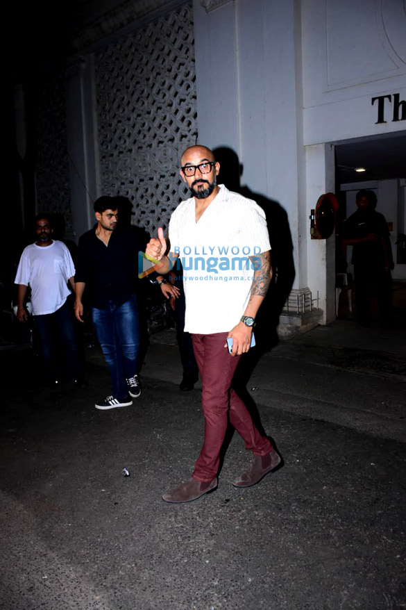 photos celebs snapped at karan johars house in bandra5 3