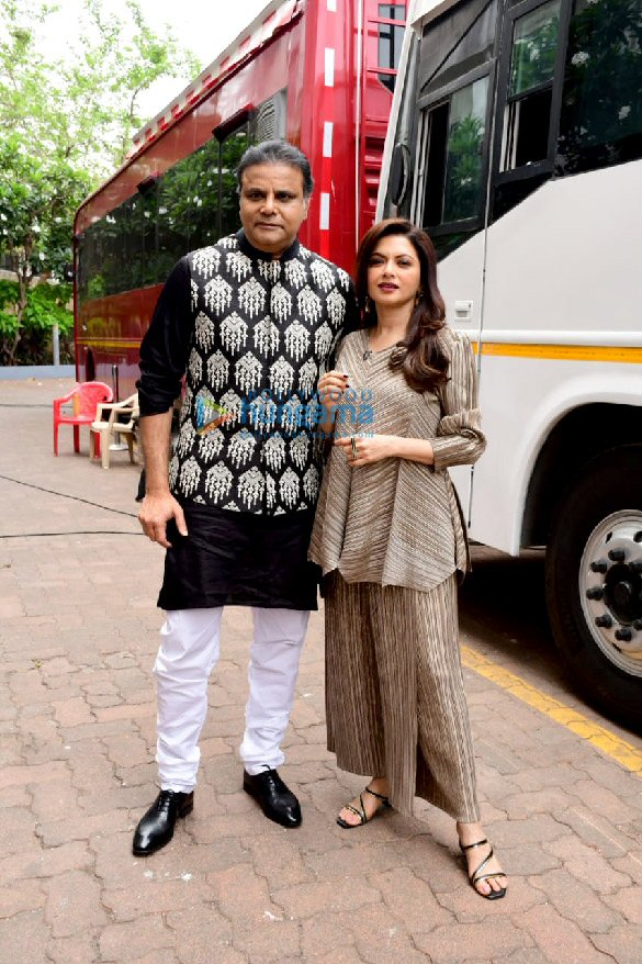 Photos: Himalaya Dassani, Bhagyashree, Arjun Bijlani, Neha Bijlani snapped on the sets of Smart Jodi Photos: Himalaya Dassani, Bhagyashree, Arjun Bijlani, Neha Bijlani snapped on the sets of Smart Jodi