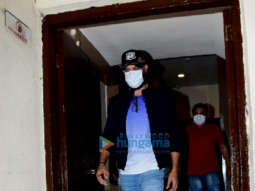 Photos: Hrithik Roshan, Pinky Roshan and Hrehaan Roshan snapped at PVR Juhu