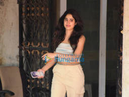 Photos: Janhvi Kapoor and Pooja Hegde spotted at Pilates class