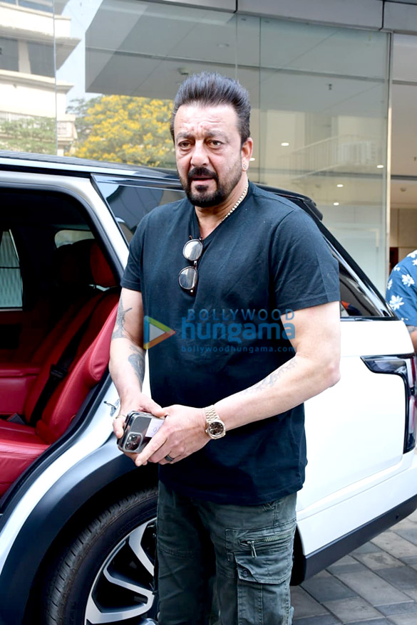 Photos: K.G.F – Chapter 2 star Sanjay Dutt snapped post meeting at T-Series office in Andheri Photos: K.G.F – Chapter 2 star Sanjay Dutt snapped post meeting at T-Series office in Andheri