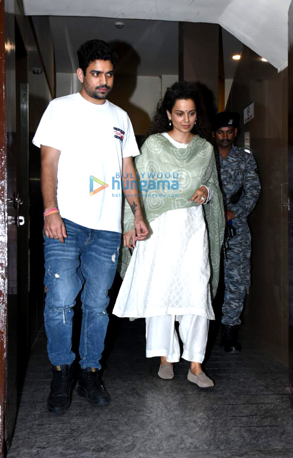 photos kangana ranaut and her brother akshit ranaut snapped outside a theatre after watching rrr 3
