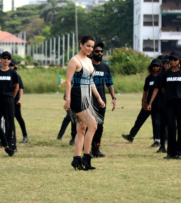 photos kangana ranaut arrives in a helicopter at the trailer launch of dhaakad 4