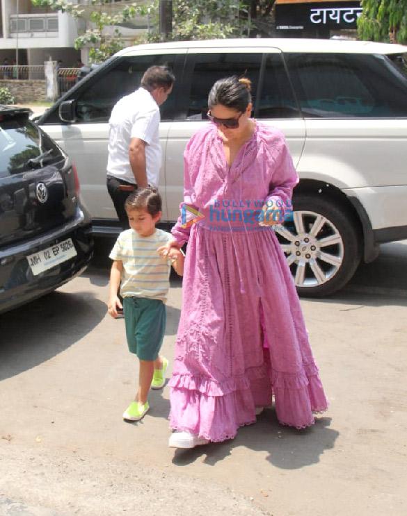 photos kareena kapoor khan and saif ali khan spotted with son taimur ali khan at foodhall in bandra 4