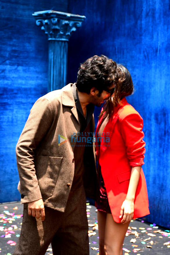 photos kartik aaryan kiara advani and others grace the trailer launch of bhool bhulaiyaa 2 4