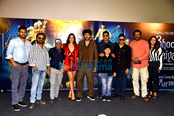 photos kartik aaryan kiara advani and others grace the trailer launch of bhool bhulaiyaa 22 3