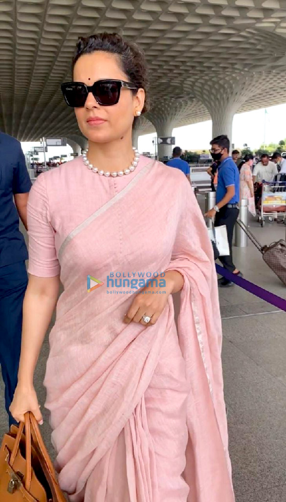 photos kartik aaryan kriti sanon kangana ranaut and urfi javed snapped at the airport 1