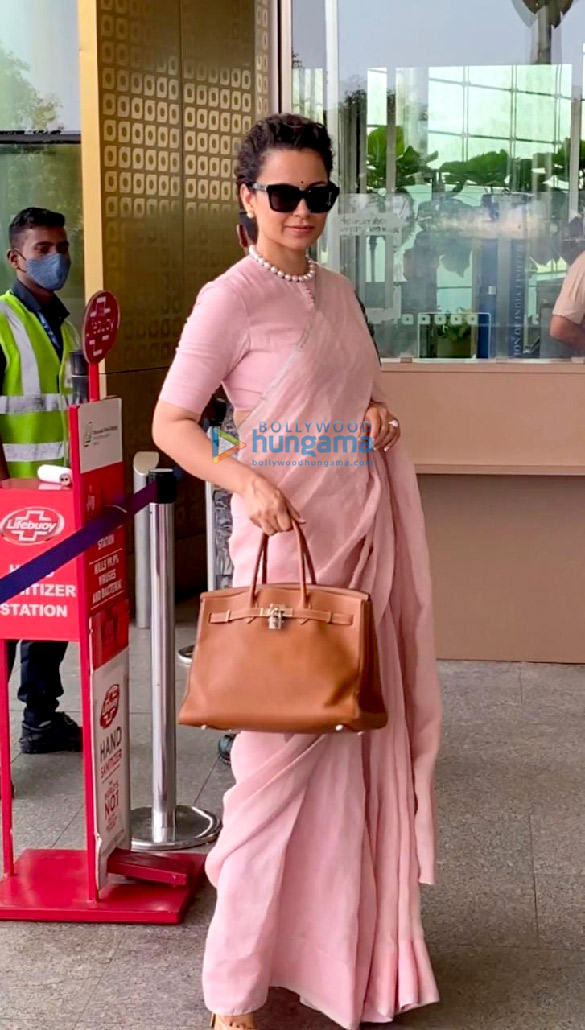Photos: Kartik Aaryan, Kriti Sanon, Kangana Ranaut and others snapped at the airport