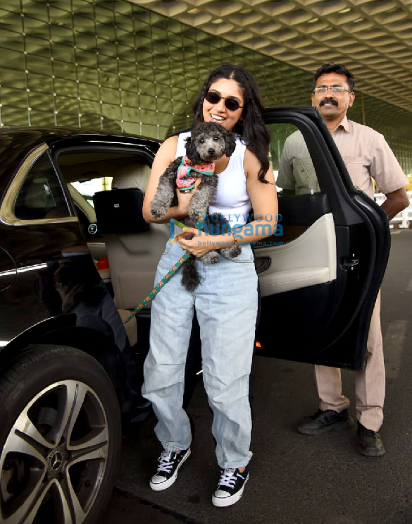 photos kartik aaryan kriti sanon kangana ranaut and others snapped at the airport5 4