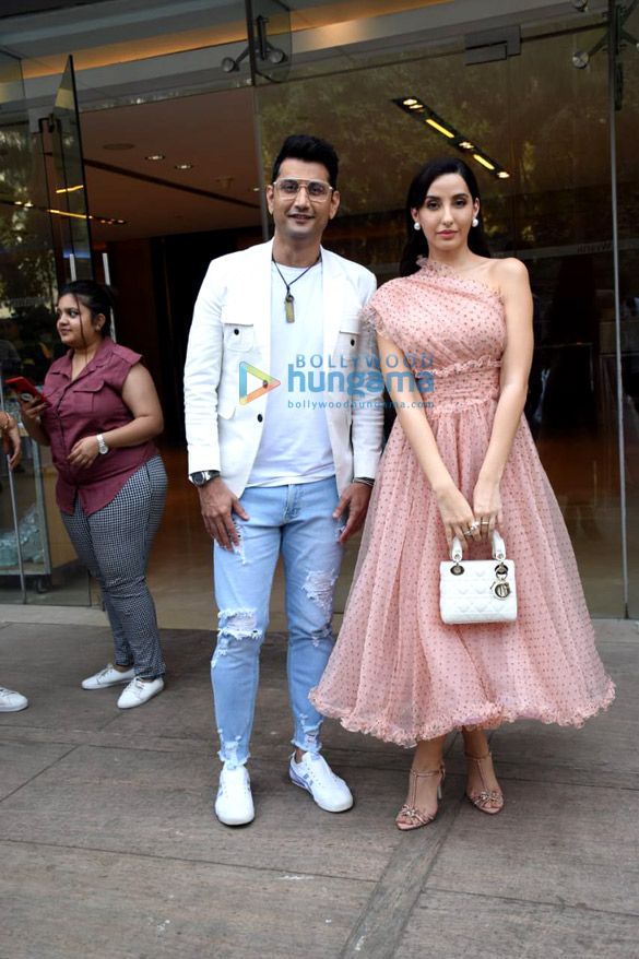 photos nora fatehi and karan kundra snapped at the launch of dance deewane junior 3
