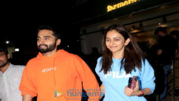 Photos: Rakul Preet Singh and Jackky Bhagnani snapped at Farmers’ Cafe in Bandra