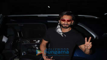 Photos: Ranveer Singh arrives in Mumbai from Delhi after Rocky Aur Rani Ki Prem Kahani shoot