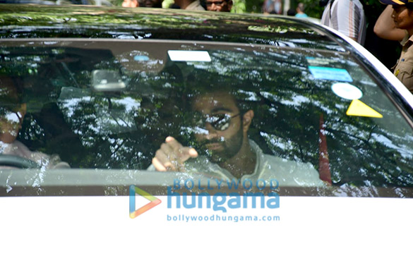 photos saif ali khan kareena kapoor khan pooja bhatt mahesh bhatt navya naveli nanda among others arrive at ranbir kapoor and alia bhatts wedding in bandra 7