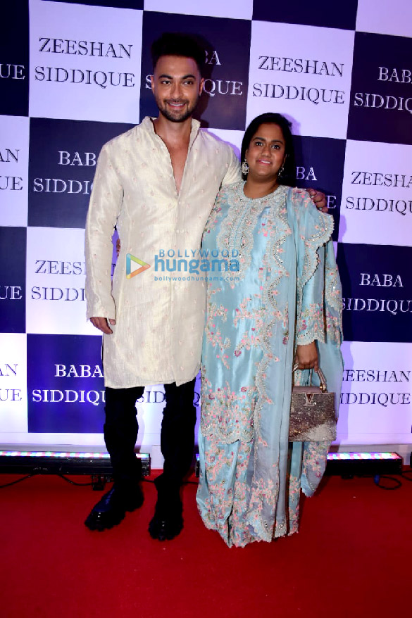 photos salman khan sanjay dutt aamna sharif esha gupta zaheer iqbal and others snapped at baba siddiques iftaar party2 2