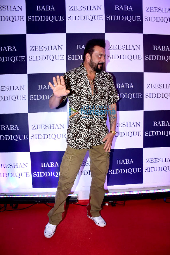 photos salman khan sanjay dutt aamna sharif esha gupta zaheer iqbal and others snapped at baba siddiques iftaar party2 6