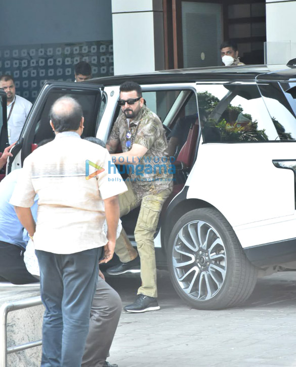 photos sanjay dutt and karan johar spotted at kalina airport 3