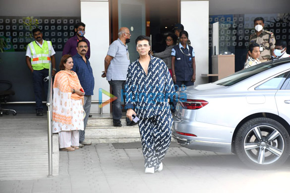 photos sanjay dutt and karan johar spotted at kalina airport 4