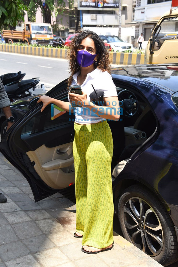 photos sanya malhotra snapped in santacruz 1