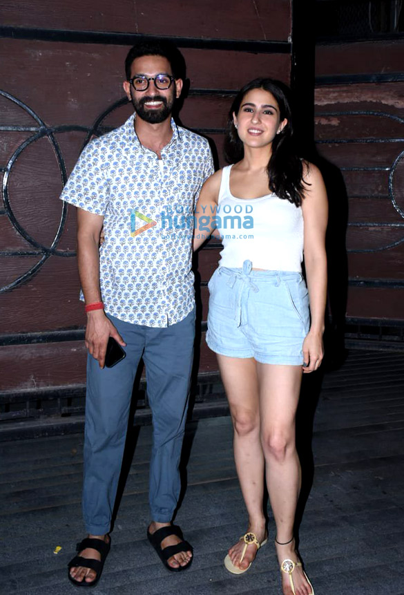 photos sara ali khan and vikrant massey snapped post shooting of gaslight in mumbai 3