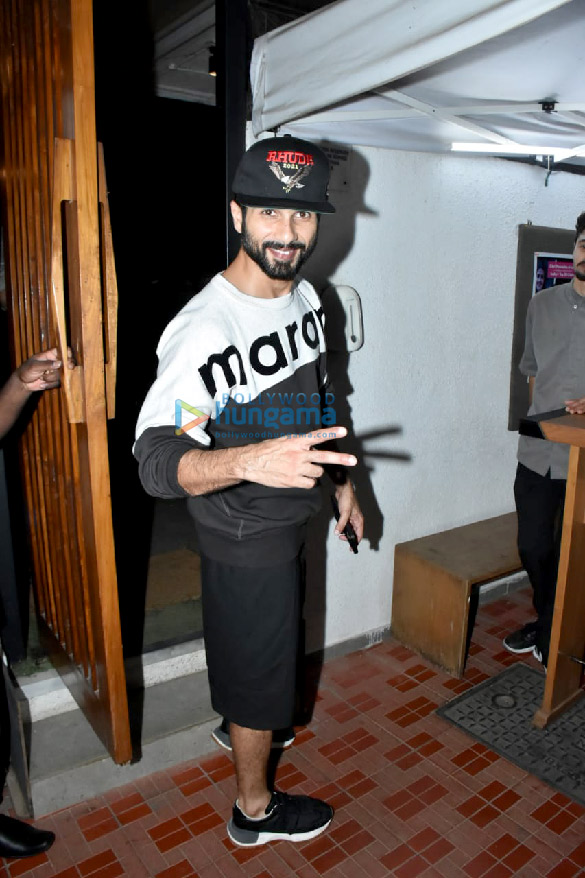 Photos: Shahid Kapoor snapped at Izumi in Bandra Photos: Shahid Kapoor snapped at Izumi in Bandra
