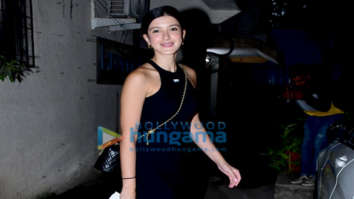 Photos: Shanaya Kapoor snapped at a salon in Juhu