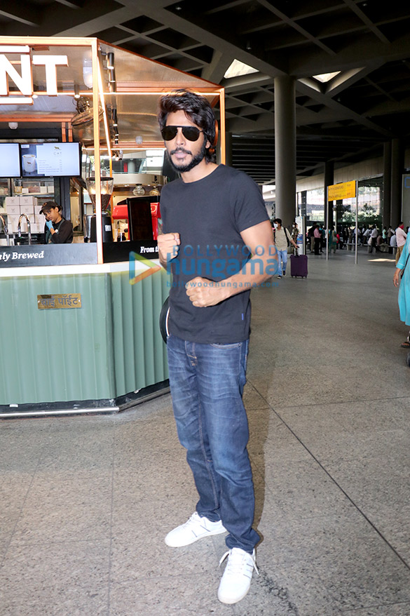 photos sidharth malhotra rashmika mandanna athiya shetty and others snapped at the airport 6