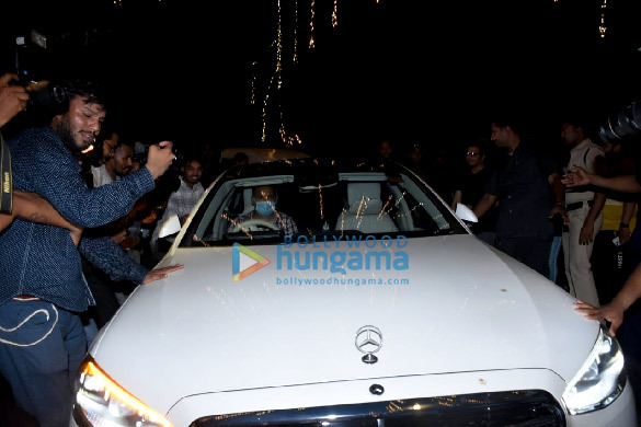 photos soni razdan ayan mukerji shaheen bhatt and others snapped in juhu for alia bhatt and ranbir kapoors reception7 3