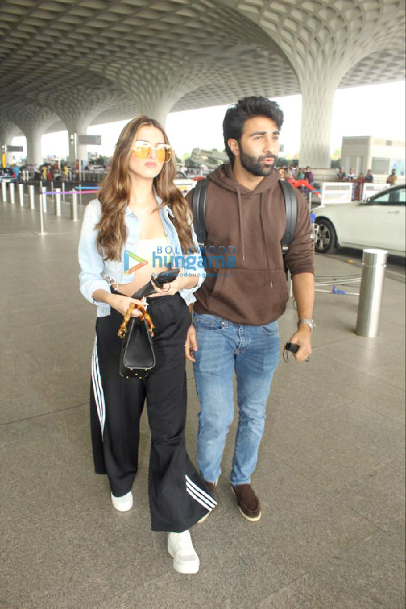 Photos: Tara Sutaria, Aadar Jain, Urfi Javed and others snapped at the airport
