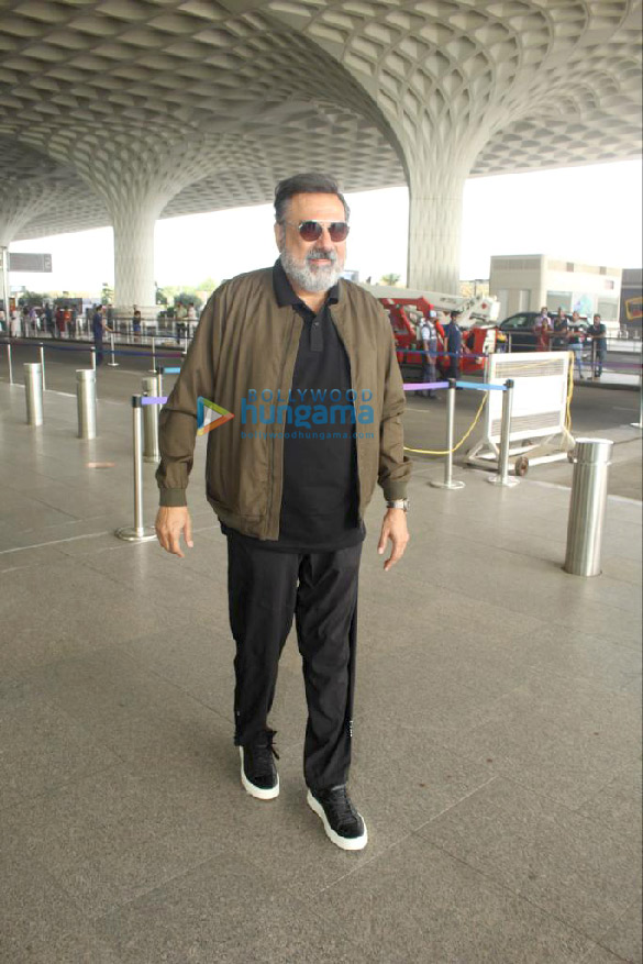 photos tara sutaria aadar jain urfi javed and others snapped at the airport 4
