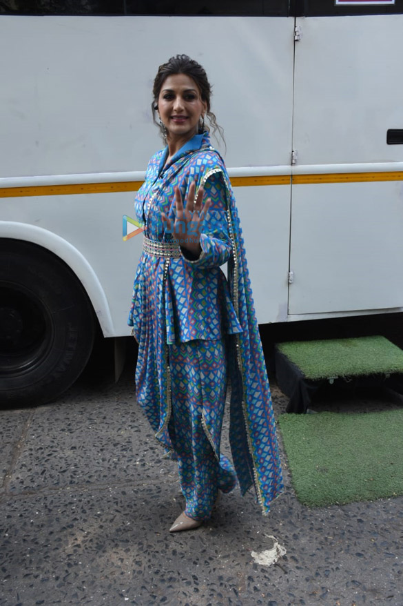 photos tiger shroff sonali bendre and jay bhanushali spotted at filmistan studios 5