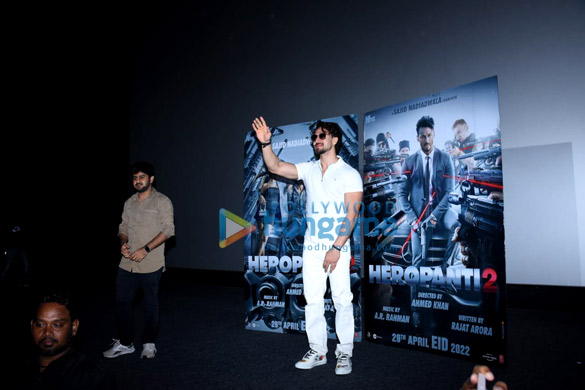 photos tiger shroff snapped promoting his film heropanti 2 3