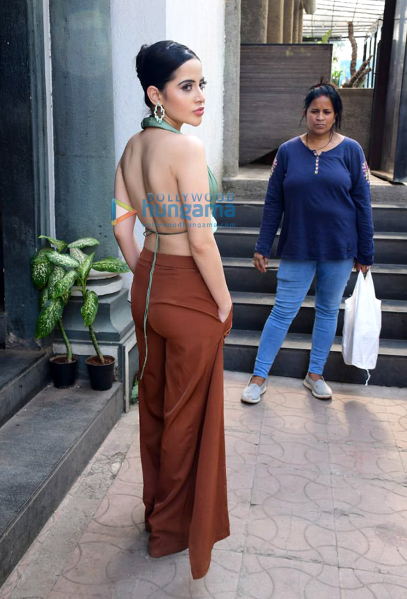 photos urfi javed snapped in juhu 5 2