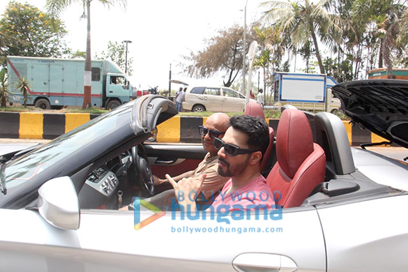 photos varun dhawan spotted in the city taking a car ride with hakim aalim 5