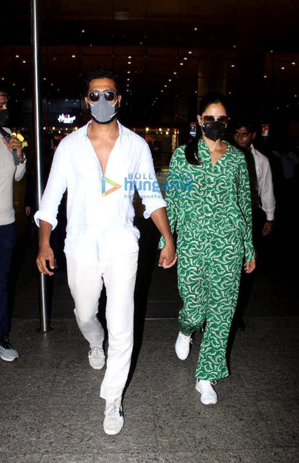 Photos: Vicky Kaushal and Katrina Kaif snapped at the airport Photos: Vicky Kaushal and Katrina Kaif snapped at the airport