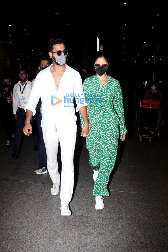 photos vicky kaushal and katrina kaif snapped at the airport 6