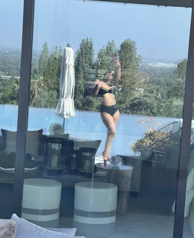 Priyanka Chopra sways to Aamir Khan’s song; posts pictures in bikini while enjoying sunkissed pool day in Los Angeles Priyanka Chopra sways to Aamir Khan’s song; posts pictures in bikini while enjoying sunkissed pool day in Los Angeles