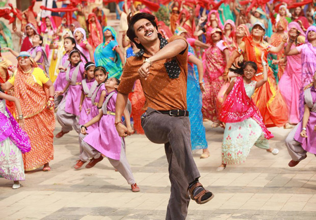 Ranveer Singh to release Jayeshbhai Jordaar’s first song 'Firecracker' with college students in Mumbai