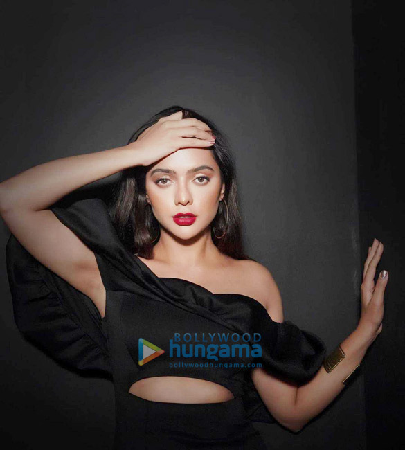 ruhi singh 1 52