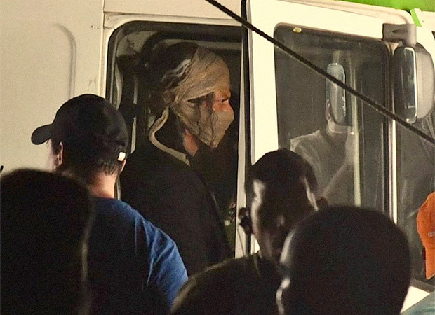 Shah Rukh Khan gives an intense look as he gets spotted shooting for his upcoming film; fans guess it is for Atlee's next