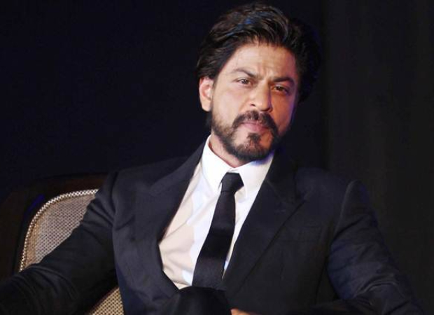 Shah Rukh Khan meets ‘Desperately Seeking Shah Rukh’ author at Mannat, pens a handwritten note Shah Rukh Khan meets ‘Desperately Seeking Shah Rukh’ author at Mannat, pens a handwritten note