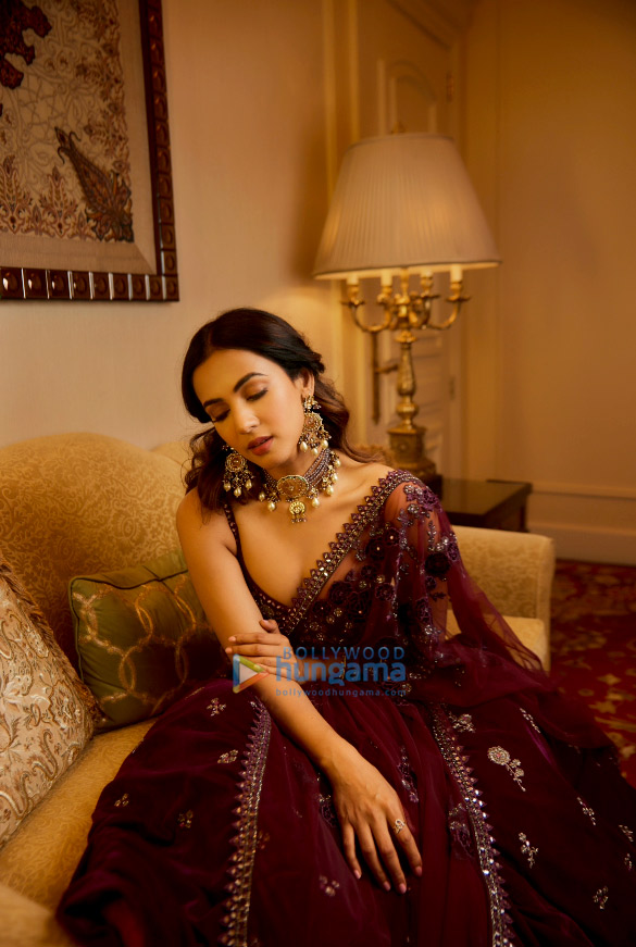 sonal chauhan 1 10
