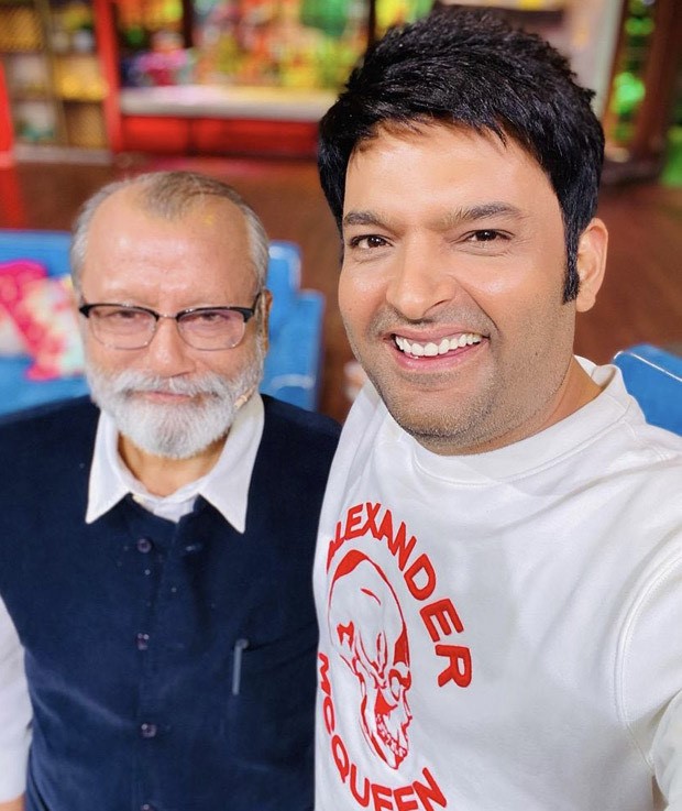 The Kapil Sharma Show: Kapil takes a photo with Pankaj Kapur for Jersey promotions - "Have grown up watching his TV serials and movies" The Kapil Sharma Show: Kapil takes a photo with Pankaj Kapur for Jersey promotions - "Have grown up watching his TV serials and movies"