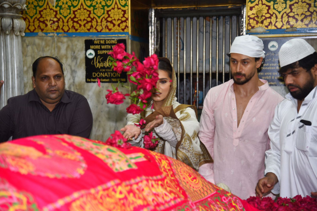 Tiger Shroff and Tara Sutaria visit Mahim Dargah ahead of the release of their film Heropanti 2