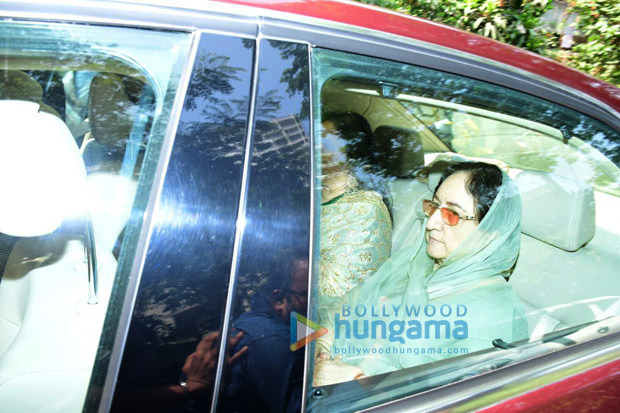Ranbir Kapoor-Alia Bhatt Wedding: Neetu Kapoor, Mahesh Bhatt, Karan Johar, Ayan Mukerji, Soni Razdan, Shaheen Bhatt arrive at the wedding venue